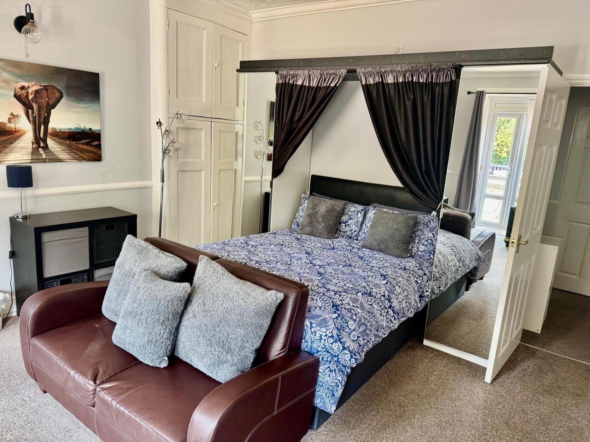 The Victorian Apartment *